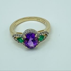 Oval-shaped Amethyst & Pear-shaped Emerald Ring